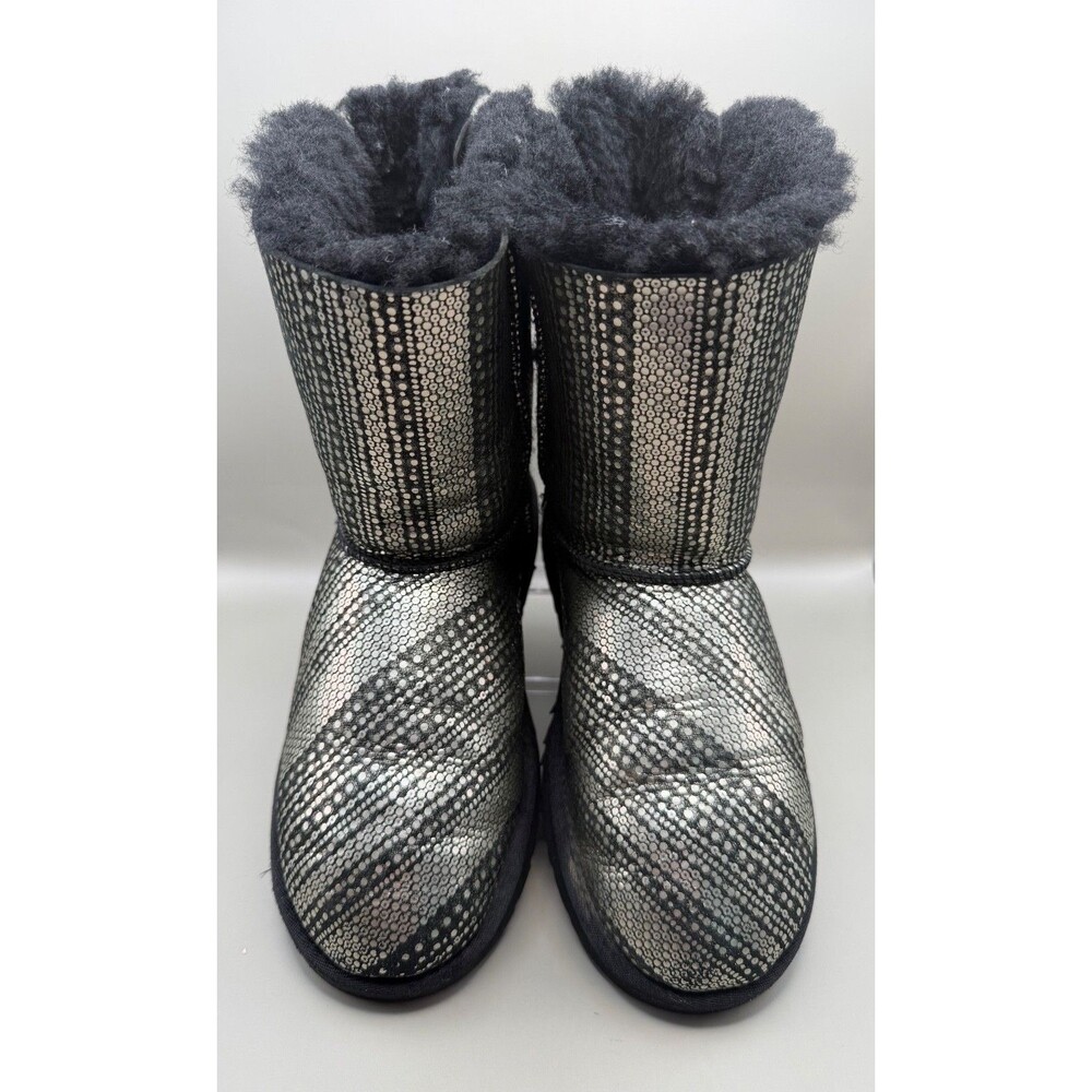 UGG Bailey Bow Bling Girls Sz 6 Metallic Blk Suede Shearling Short Boot 1004797Y